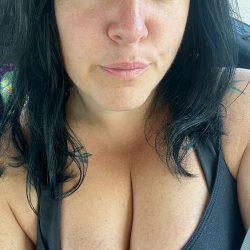 Sonia-Delight-Selfie-In-Car-Black-Top-Showing-Cleavage